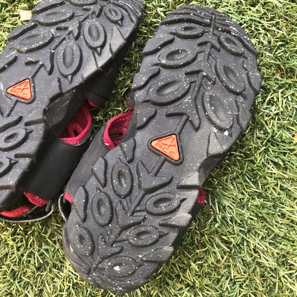 Sandals_&_Flip_Flops